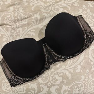 Torrid Black and Cream Lace Strapless Bra